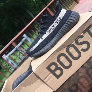 Yeezy 350 oreo